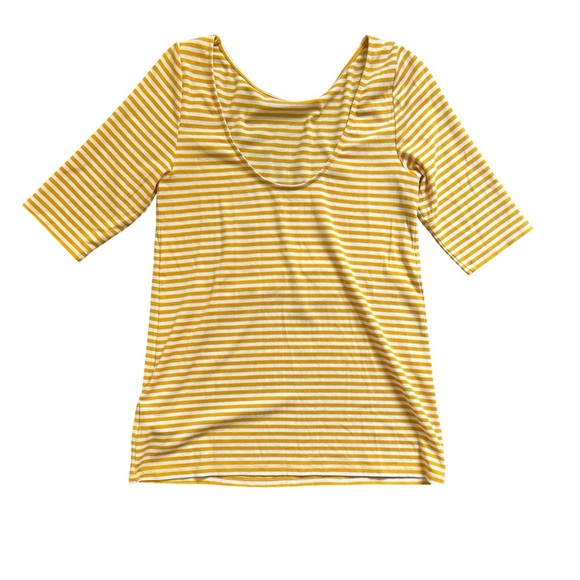 Old Navy Dip Back Ballerina Style 1/2 Sleeved Shirt S - Picture 2 of 5